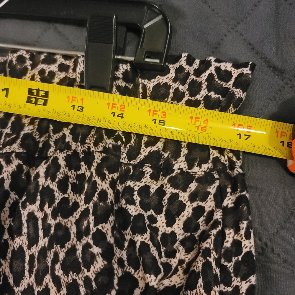 Express Linen blend shorts with pockets - Picture 4 of 6